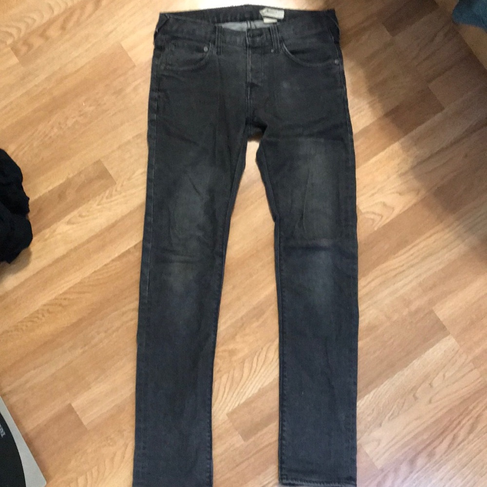 Men’s black slim legged pants